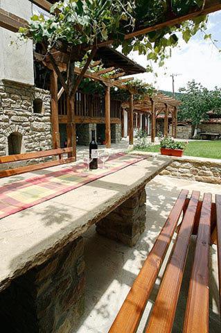 The House With The Vine Guest House Zheravna Buitenkant foto